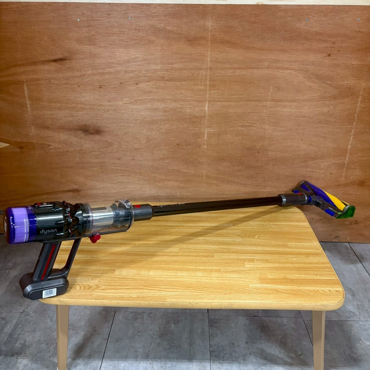 【極美品】掃除機 コードレスクリーナー Dyson ダイソン SV33 micro plus