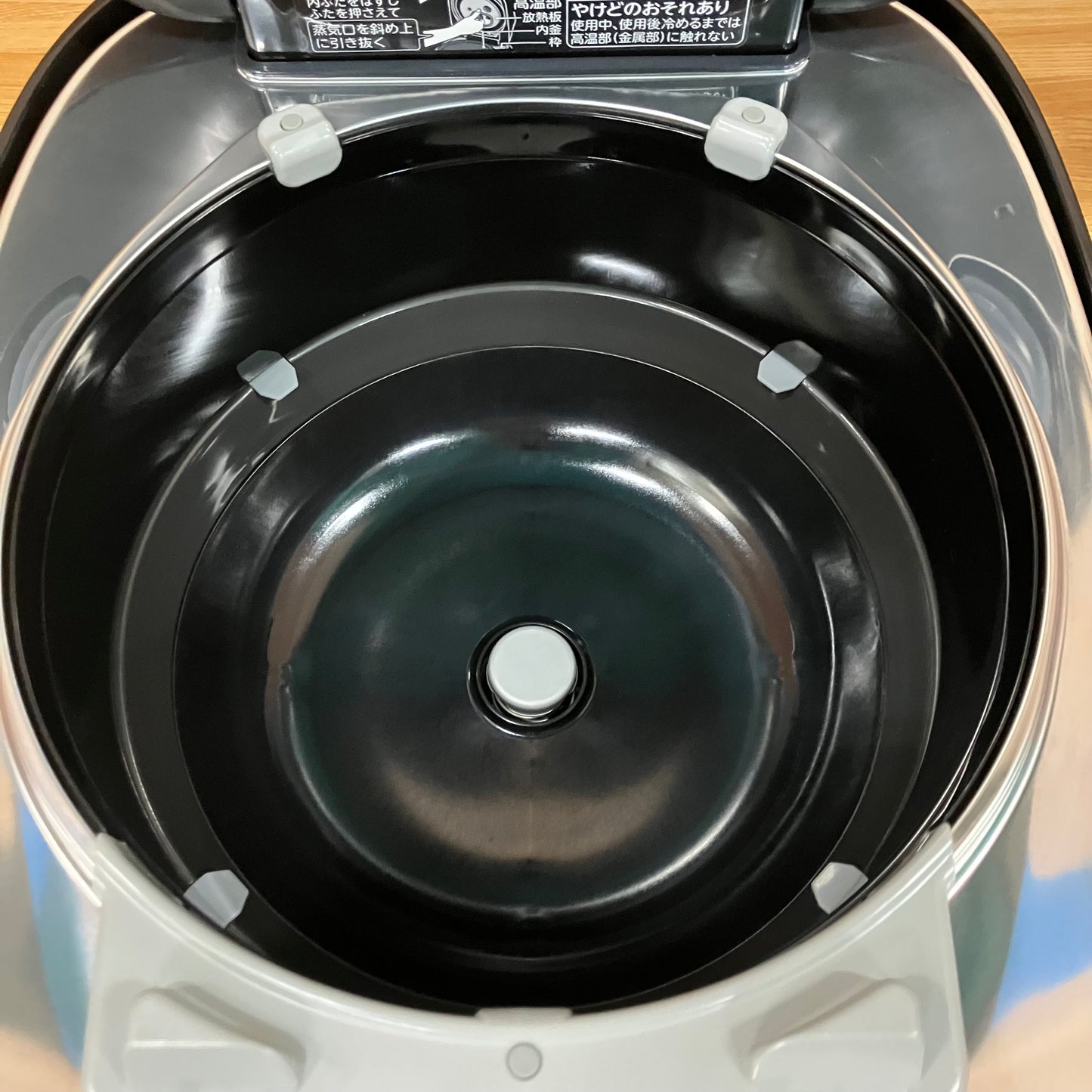 【極美品】炊飯器　TOSHIBA 東芝　炎匠炊き　2023年製　5.5合