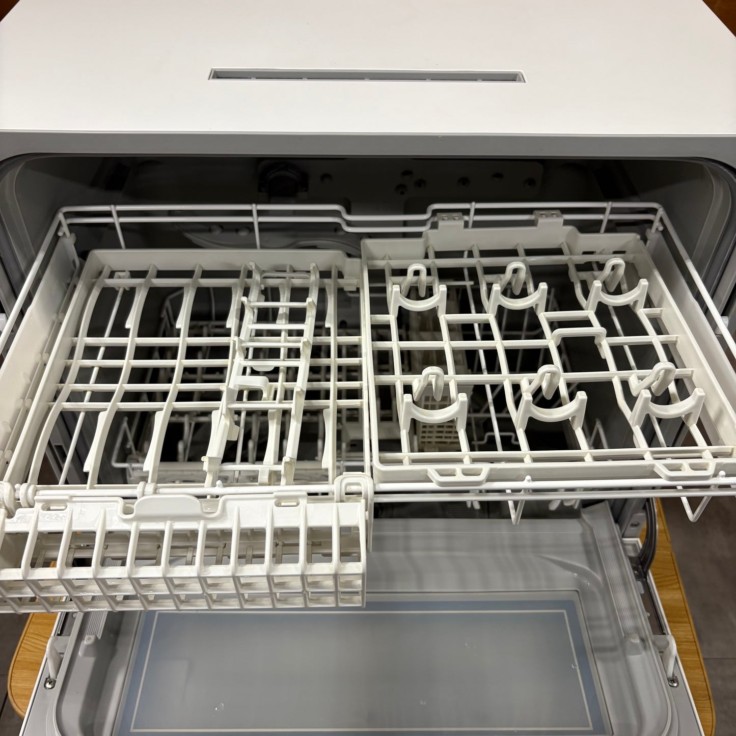 食器洗い乾燥機　Panasonic パナソニック　2022年製　食器40点