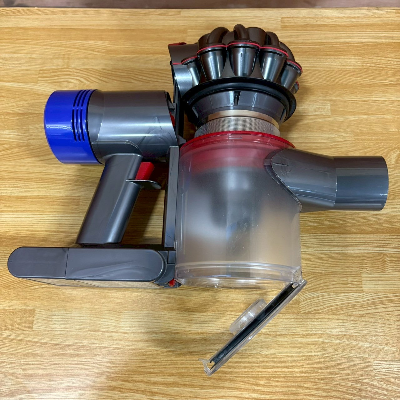 【美品】掃除機　コードレスクリーナー　Dyson ダイソン　SV10 V8 Fluffy