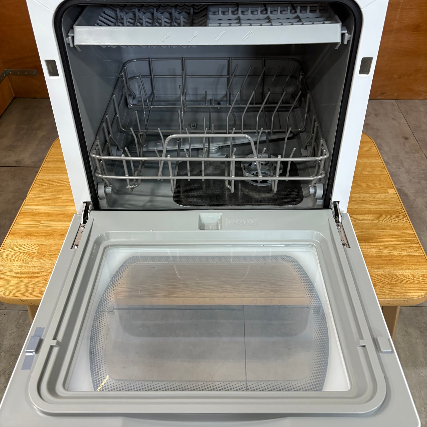 食器洗い乾燥機　REDHiLL 2024年製　食器16点　工事不要
