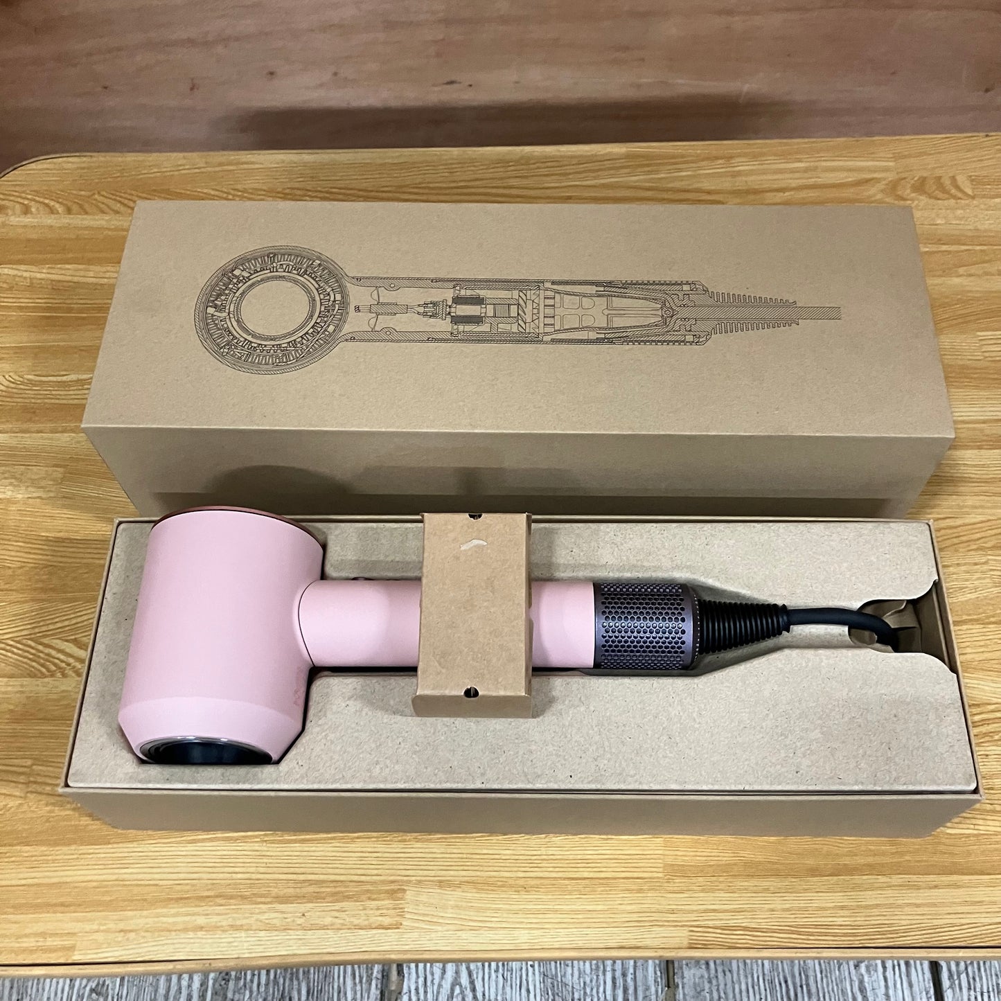 【新古品】ヘアドライヤー　Dyson ダイソン