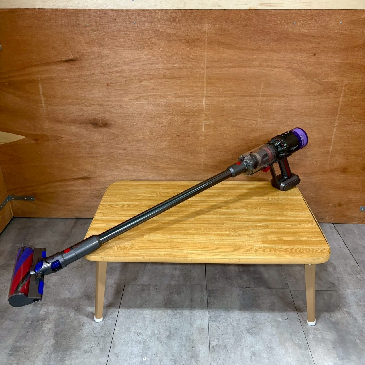 【極美品】掃除機　コードレスクリーナー　Dyson ダイソン　SV21 micro