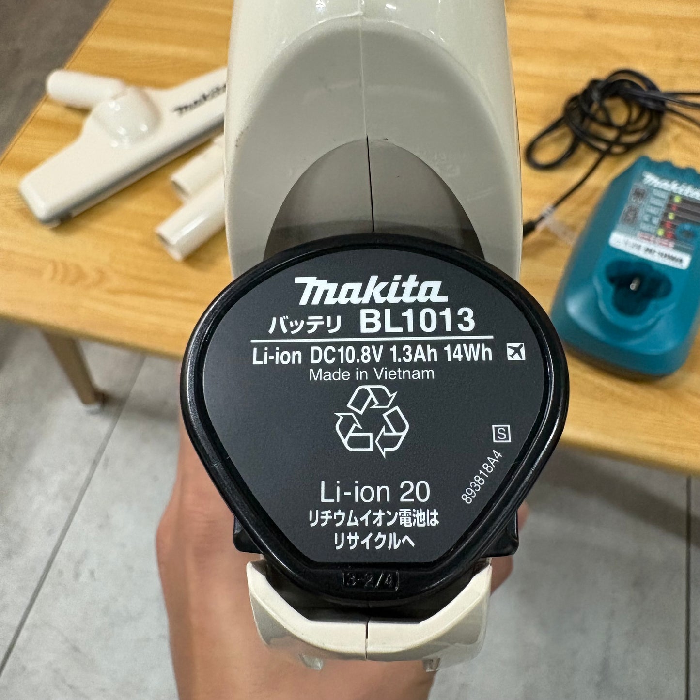 【美品】掃除機　コードレスクリーナー　スティッククリーナー　Makita マキタ
