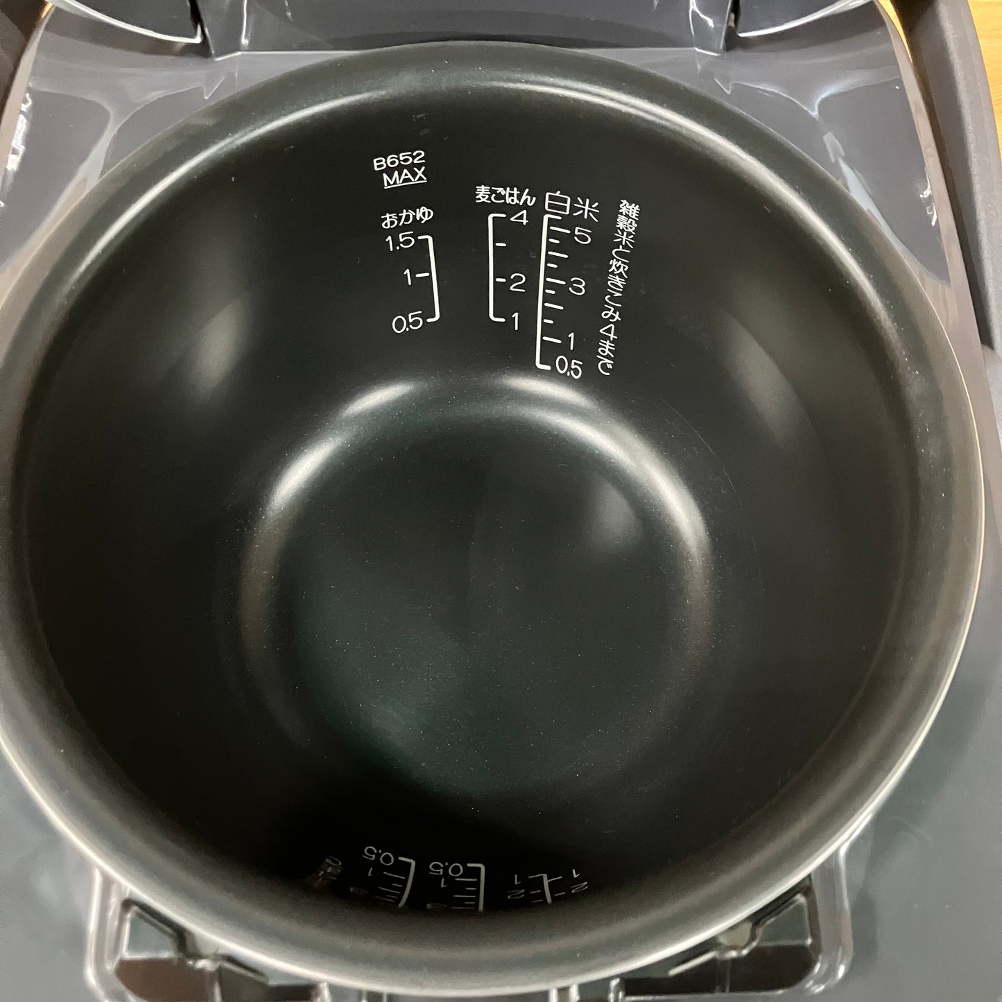 【美品】炊飯器　ZOJIRUSHI 象印　炎舞炊き　2023年製　5.5合