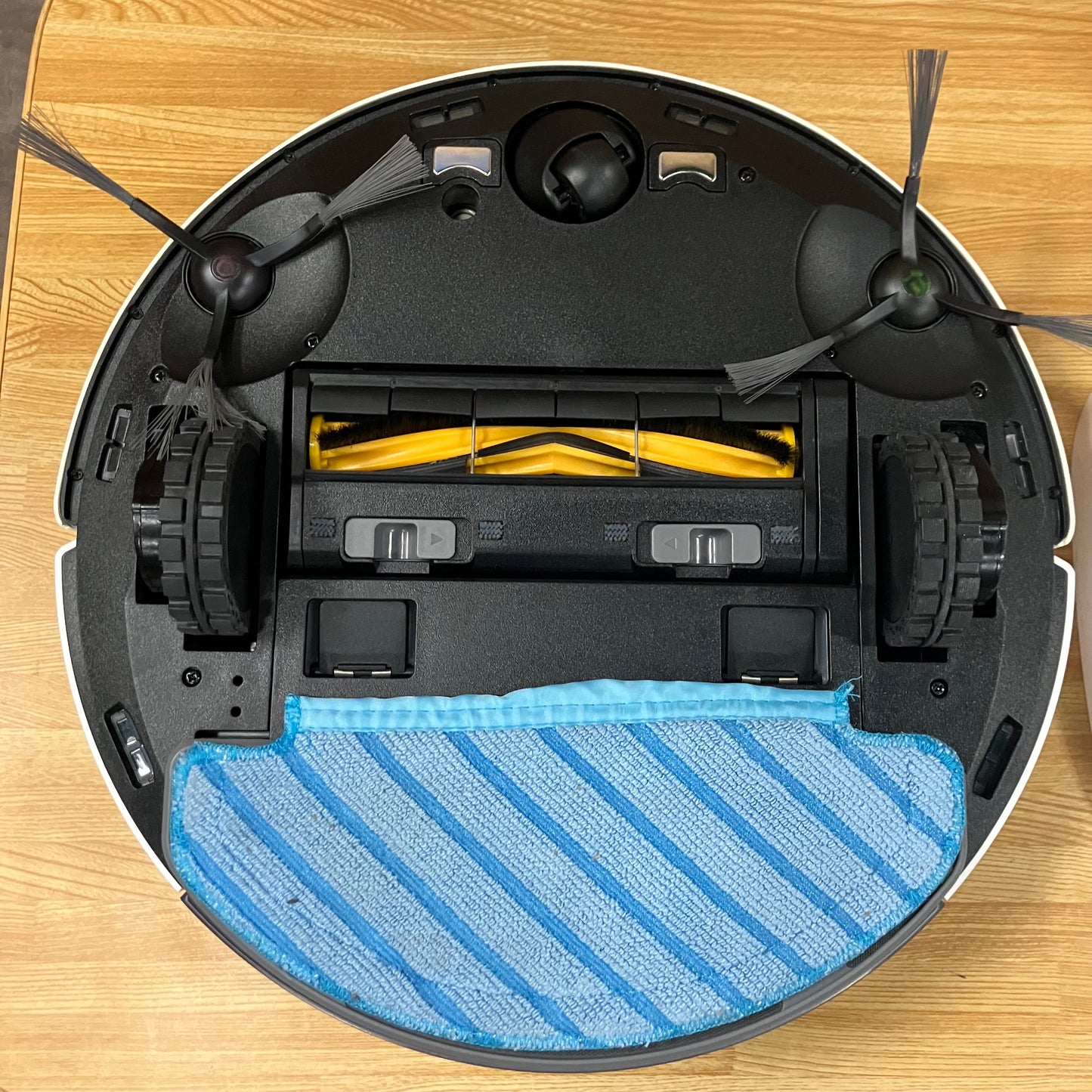 【極美品】ロボット掃除機　ECOVACS DEEBOT N8+  2021年製