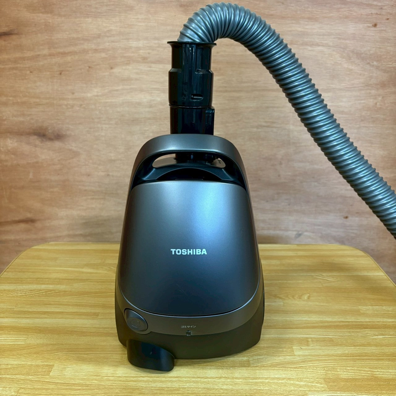【極美品】掃除機　紙パック式　TOSHIBA 東芝　2024年製