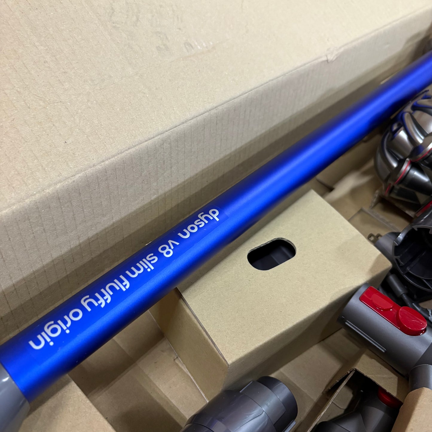 掃除機　コードレスクリーナー　Dyson ダイソン　V8 slim fluffy origin