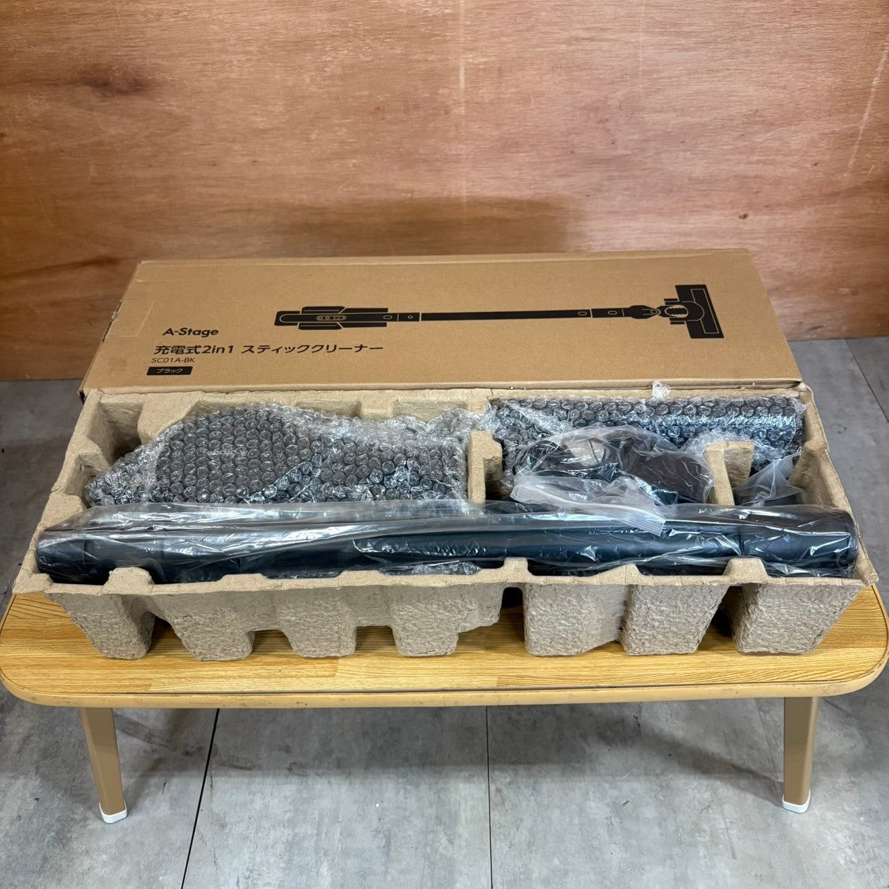 【極美品】掃除機　コードレスクリーナー　A-Stage エーステージ　ブラック