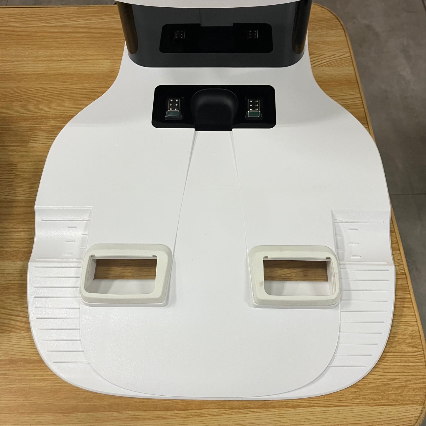 【極美品】ロボット掃除機　ECOVACS DEEBOT N8+  2021年製