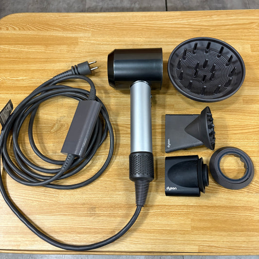 ヘアドライヤー　Dyson ダイソン　Supersonic professional HD12
