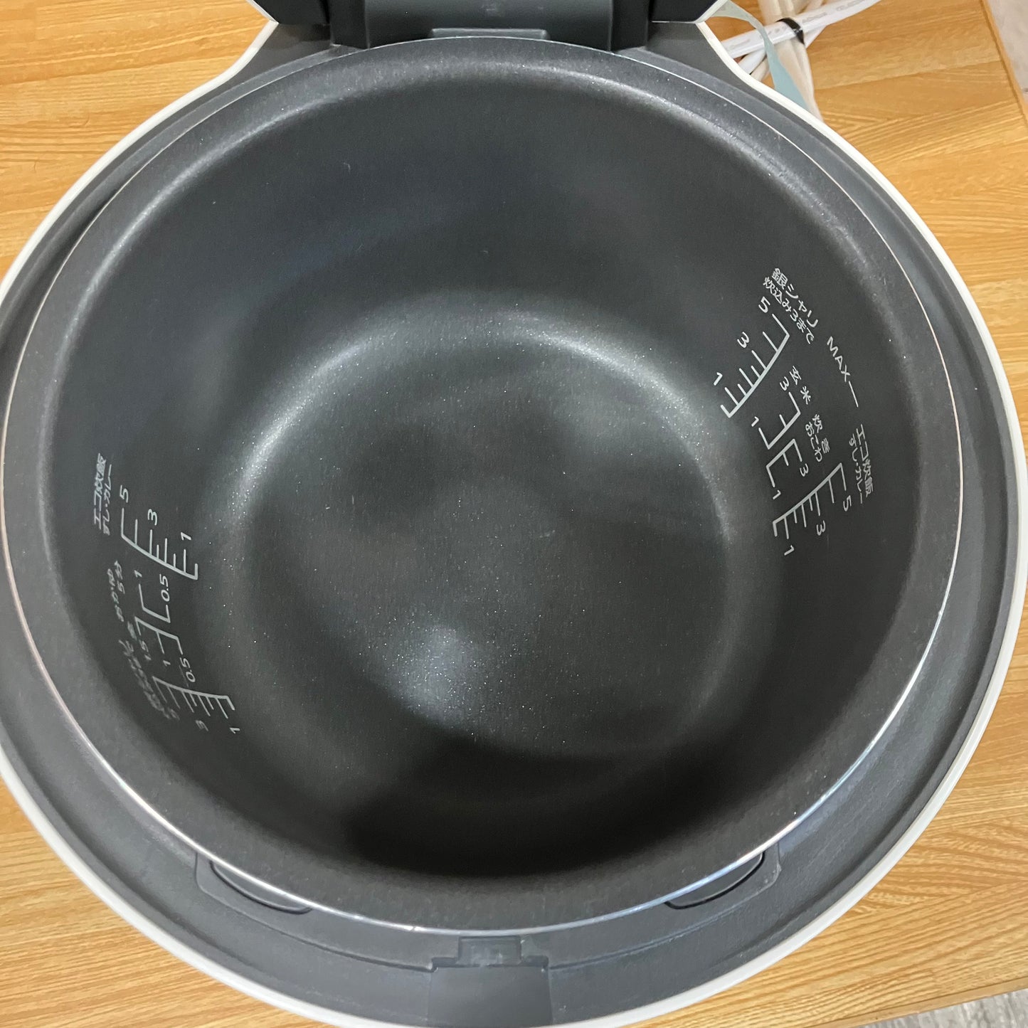 【美品】炊飯器　Panasonic パナソニック　2022年製　5合