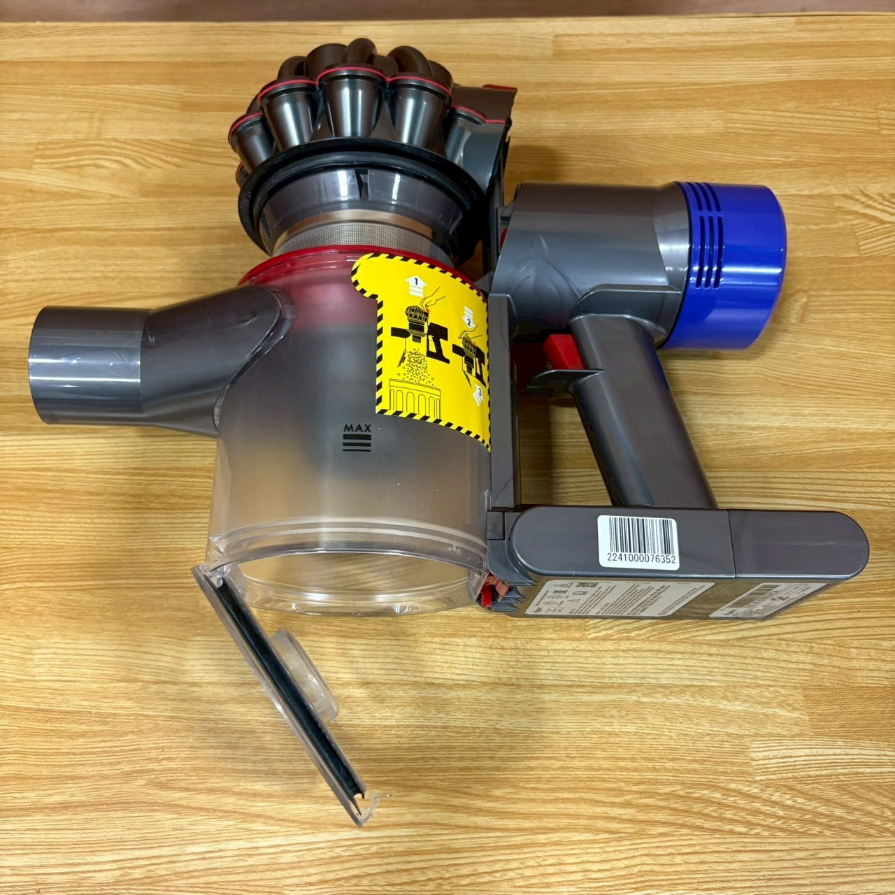 【美品】掃除機　コードレスクリーナー　Dyson ダイソン　SV10 V8 Fluffy