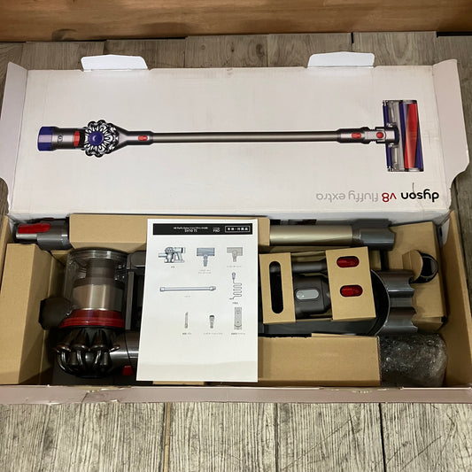 【極美品】掃除機　コードレスクリーナー　Dyson ダイソン　V8 Fluffy Extra