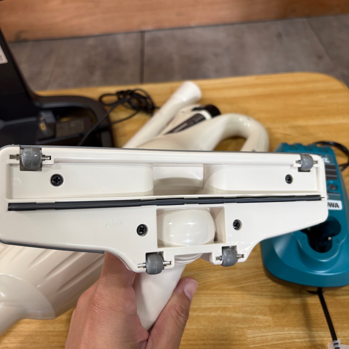 【美品】掃除機　コードレスクリーナー　スティッククリーナー　Makita マキタ