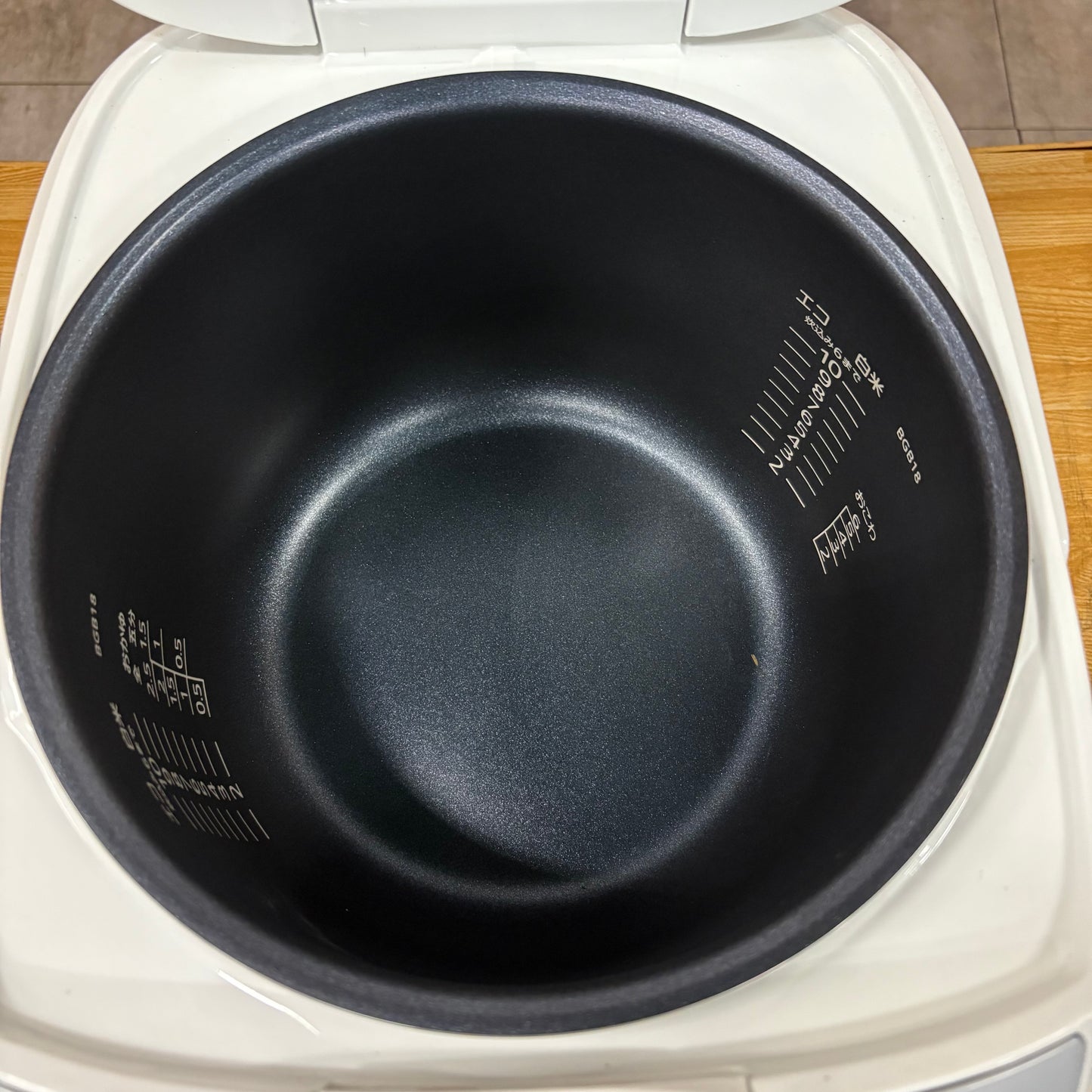 【極美品】炊飯器　TIGER タイガー　2024年製　1升(10合)